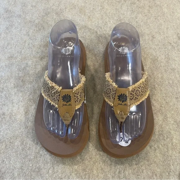 Yellow Box Tan Canvas Flip Flops Comfort Sandals Women’s Size 7.5 - Picture 2 of 8
